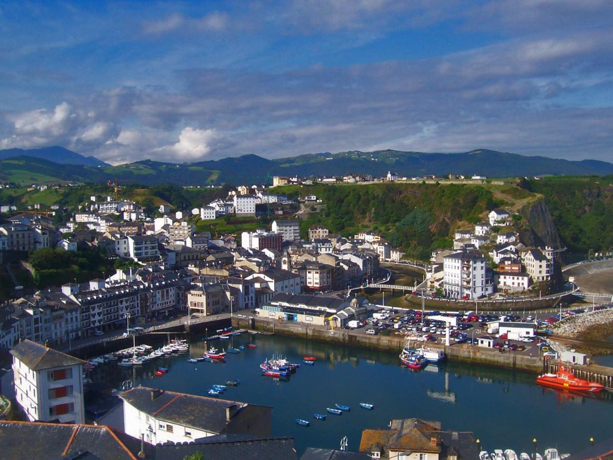Room In Lodge - Double And Single Room - Pension Oria 2 Luarca Eksteriør billede